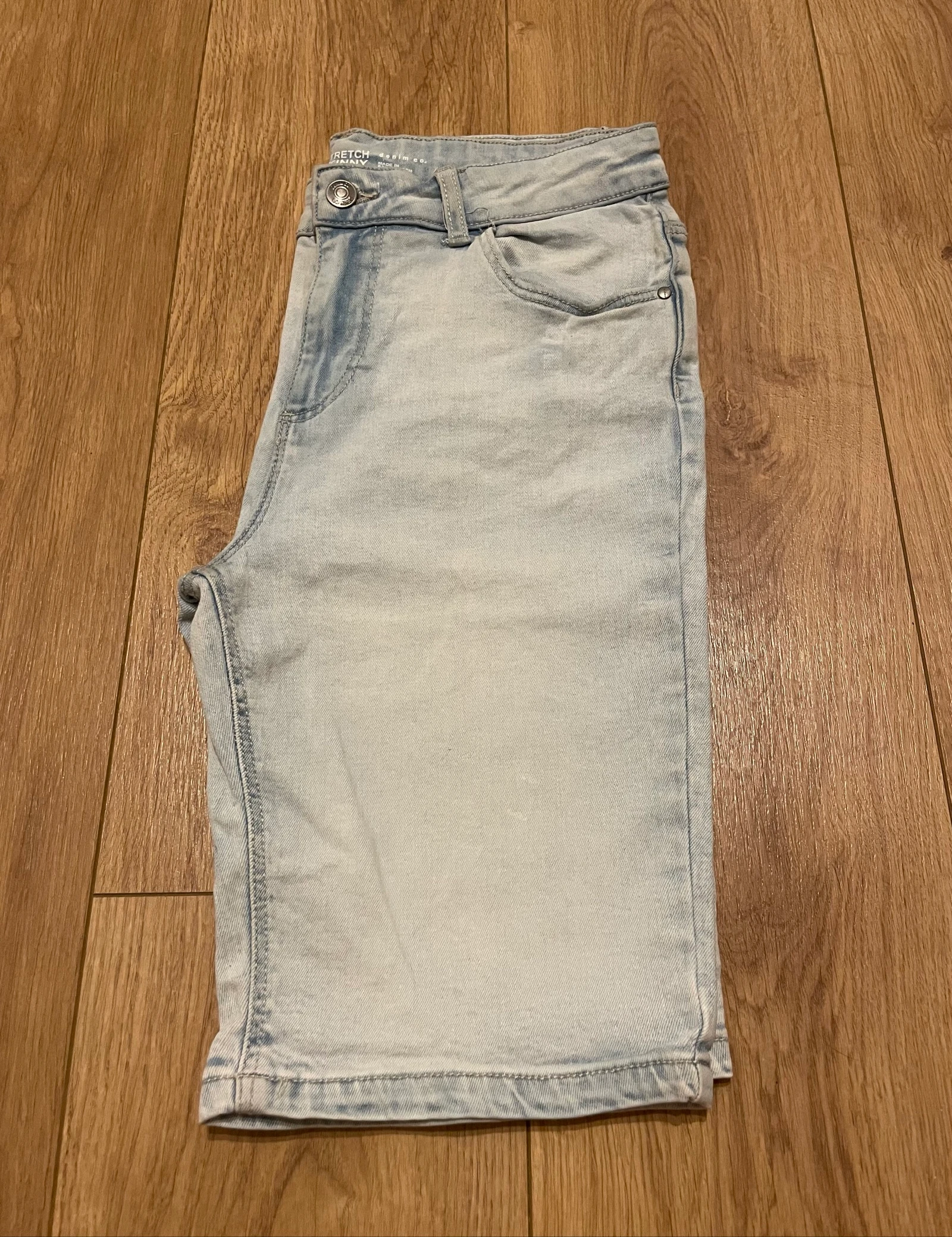 Bermuda jeans com bolsos – photo 2